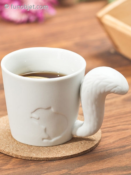 Tasse en porcelaine à anse queue d'écureuil avec funobjet.com Horloge murale avec des tasses